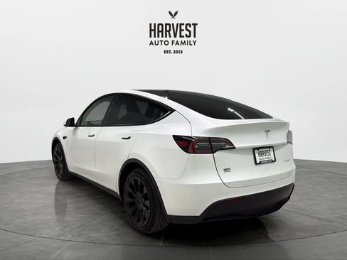 Used 2024 Tesla Model Y Long Range AWD/4WD image 4