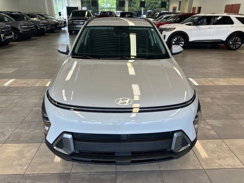 Used 2025 Hyundai Kona SEL AWD/4WD image 18