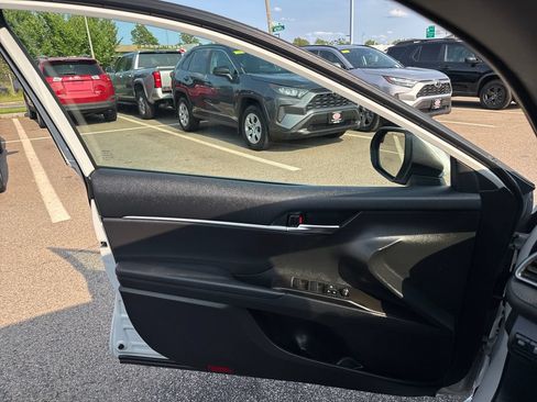 Used 2023 Toyota Camry LE FWD image 31