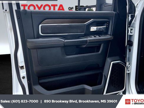 Used 2024 RAM 2500 Laramie AWD/4WD image 19