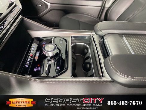 New 2026 Jeep Grand Wagoneer 4WD image 23