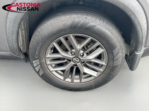 Used 2021 Nissan Rogue S image 36