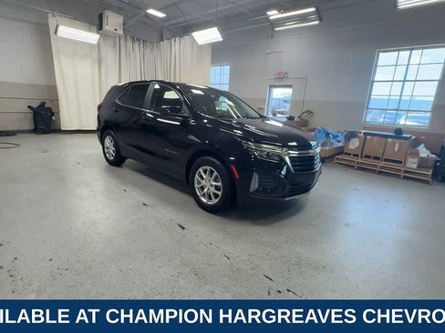 Used 2023 Chevrolet Equinox LT FWD image 3