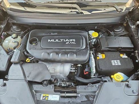 Used 2018 Jeep Cherokee Latitude w/ Altitude Package AWD/4WD image 28