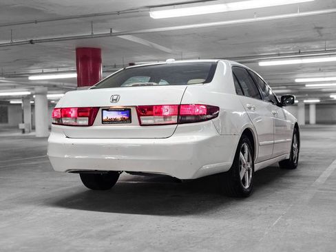 Used 2004 Honda Accord EX image 6