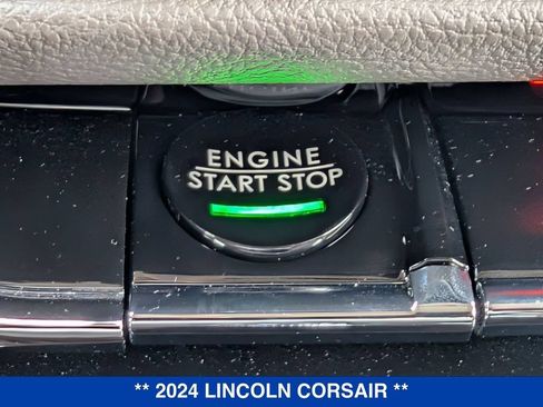 Used 2024 Lincoln Corsair AWD image 29