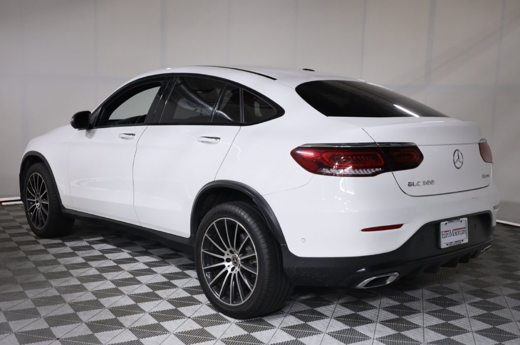 Used 2021 Mercedes-Benz GLC 300 4MATIC Coupe image 4