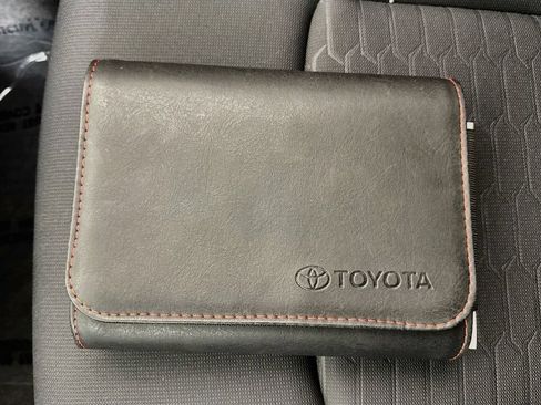 Used 2022 Toyota Corolla SE FWD image 39