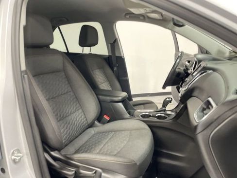 Used 2020 Chevrolet Equinox LT w/ Driver Convenience Package image 27