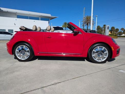 Used 2019 Volkswagen Beetle 2.0T SE w/ SE Premium Package image 3