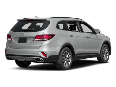 Used 2017 Hyundai Santa Fe SE FWD image 2