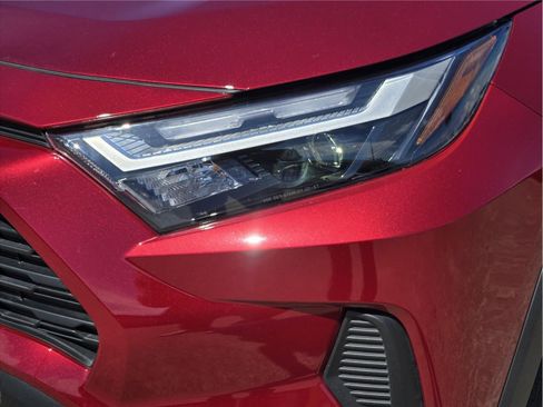 Used 2025 Toyota RAV4 XLE w/ Convenience Package FWD image 9
