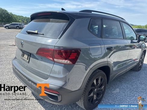 Used 2024 Volkswagen Taos SE FWD image 5