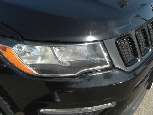 Used 2021 Jeep Compass Latitude w/ Sun and Sound Group AWD/4WD image 18