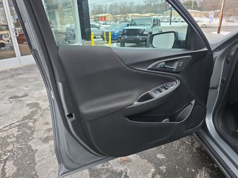 Used 2024 Chevrolet Malibu LT image 15