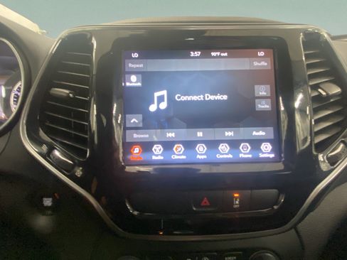 Used 2022 Jeep Cherokee Limited AWD/4WD image 14