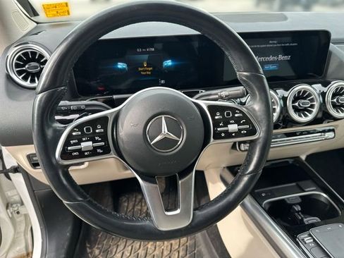 Used 2022 Mercedes-Benz GLA 250 4MATIC image 13