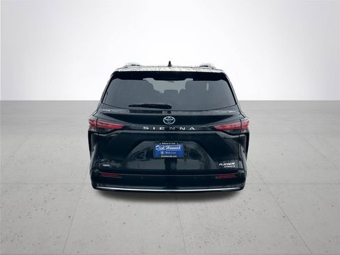 Certified 2021 Toyota Sienna Platinum image 9