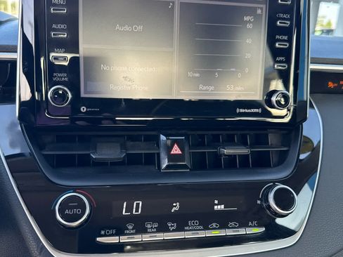 Used 2021 Toyota Corolla LE FWD image 16