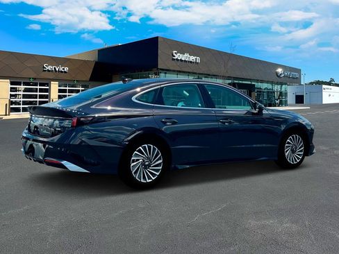 New 2025 Hyundai Sonata SEL FWD image 9