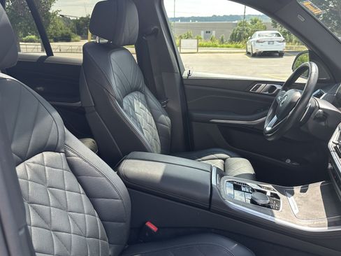 Used 2024 BMW X5 xDrive40i w/ Premium Package AWD/4WD image 34