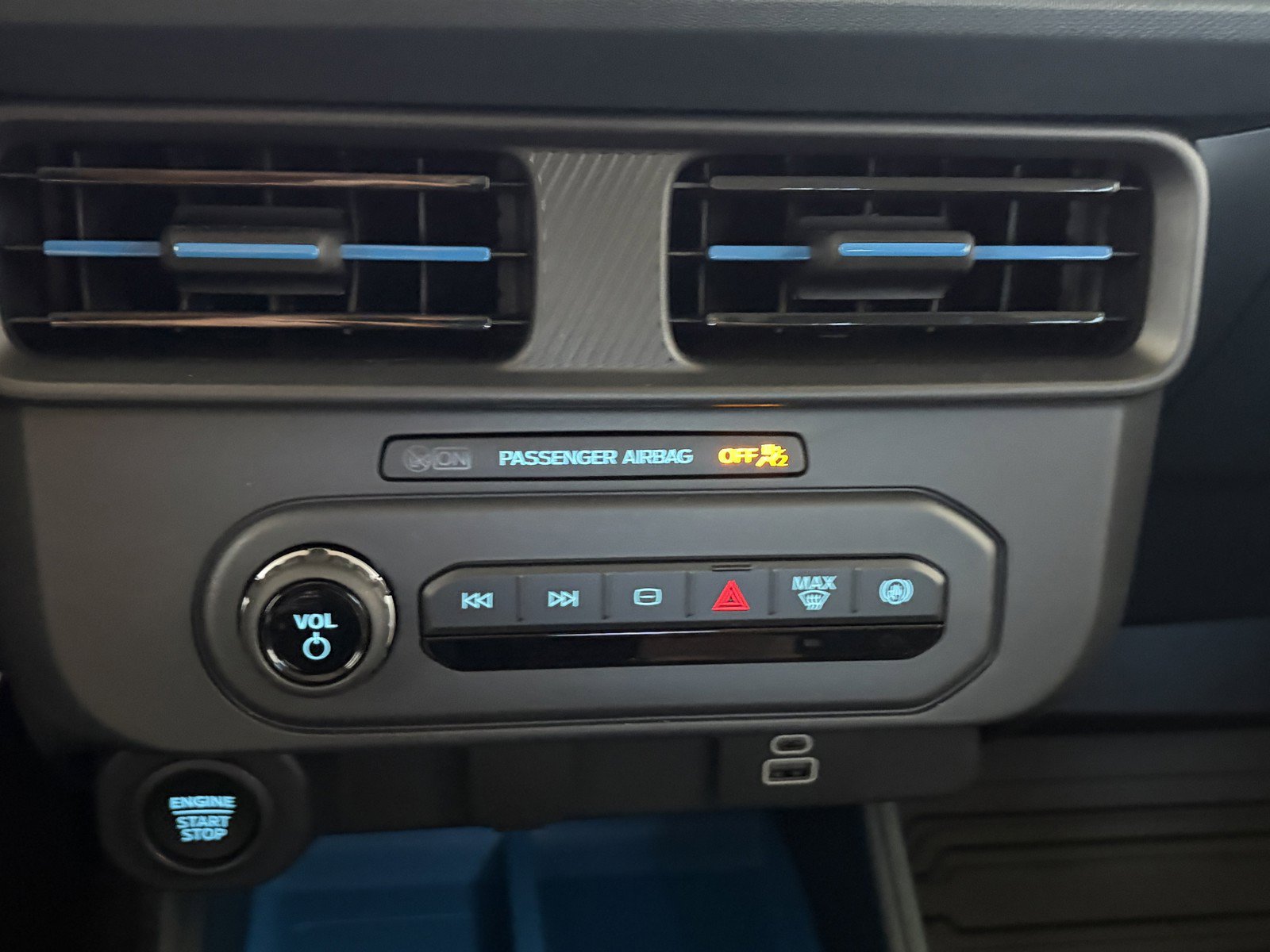 Used 2025 Ford Maverick XLT w/ Equipment Group 301A AWD/4WD image 14