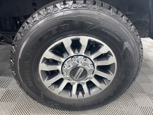 Used 2022 Ford F250 Lariat image 9