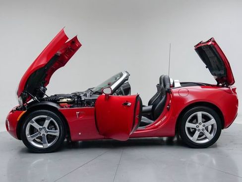 Used 2008 Pontiac Solstice Convertible w/ Premium Package RWD image 18