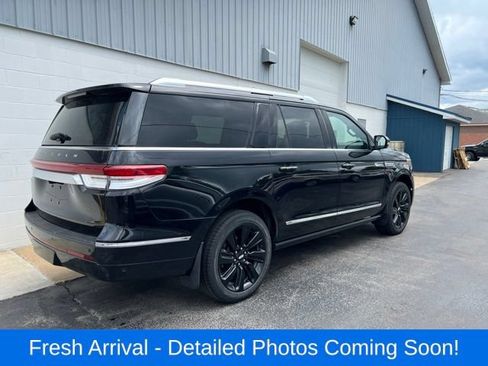 Used 2023 Lincoln Navigator L Reserve w/ Equipment Group 201A AWD/4WD image 5