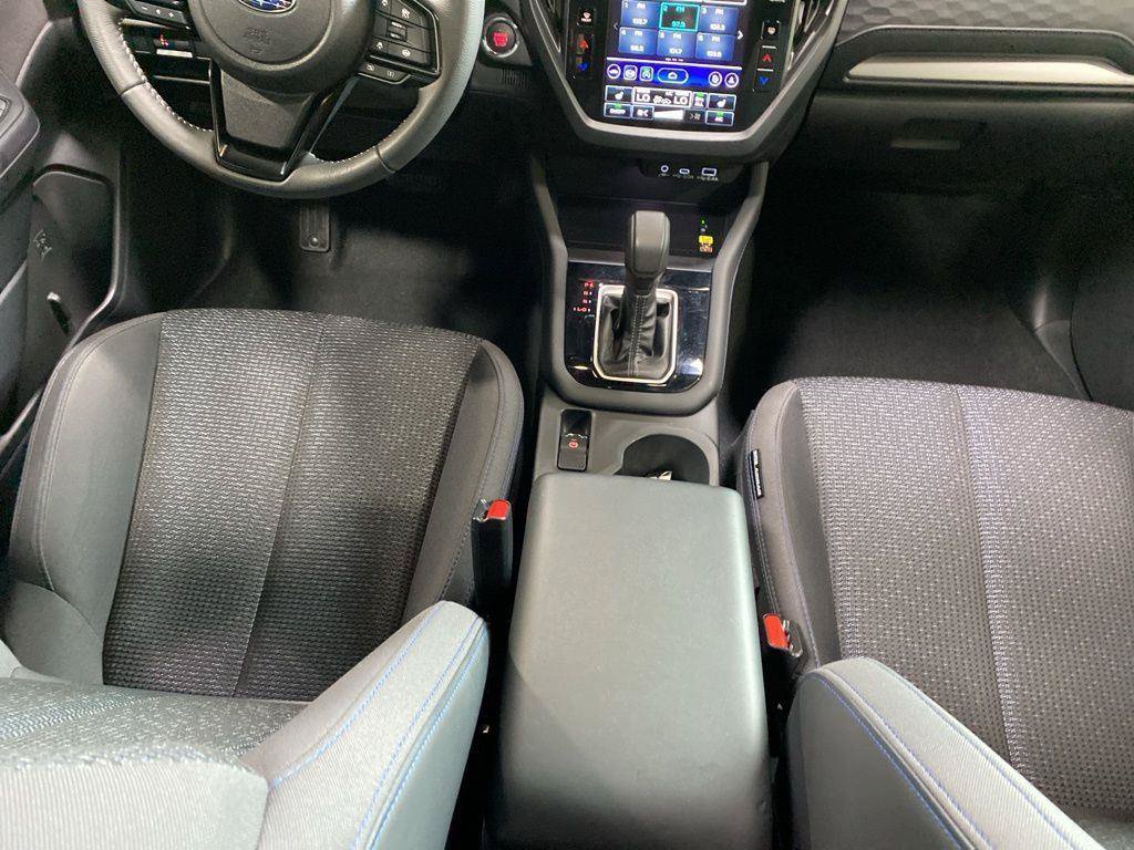 Used 2025 Subaru Forester Premium AWD/4WD image 21
