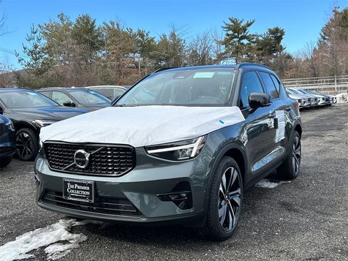 New 2026 Volvo XC40 B5 Plus w/ Protection Package Premier image 5