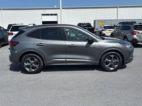 Used 2023 Ford Escape ST-Line AWD/4WD image 2
