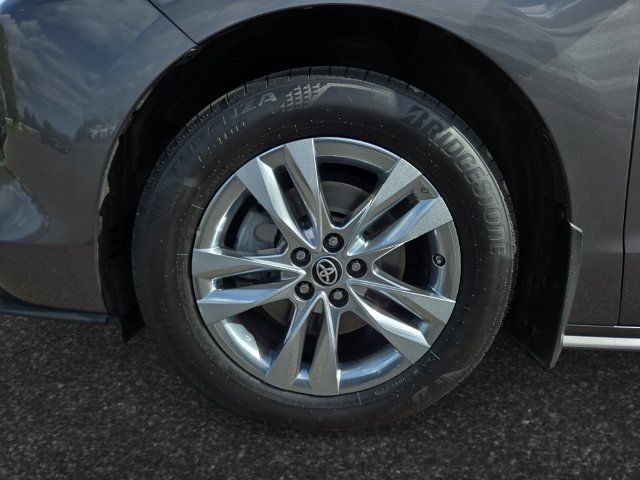 Certified 2024 Toyota Sienna XLE w/ XLE Plus Package AWD/4WD image 4