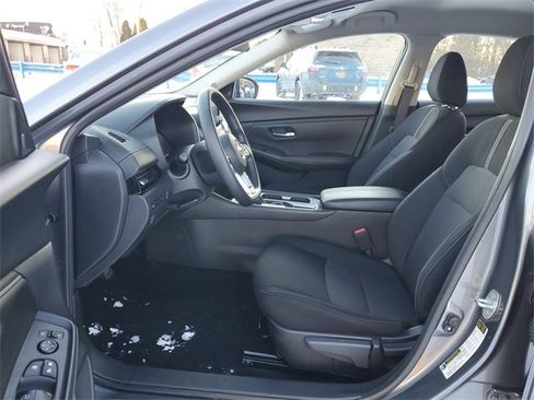 Used 2025 Nissan Sentra SV image 10