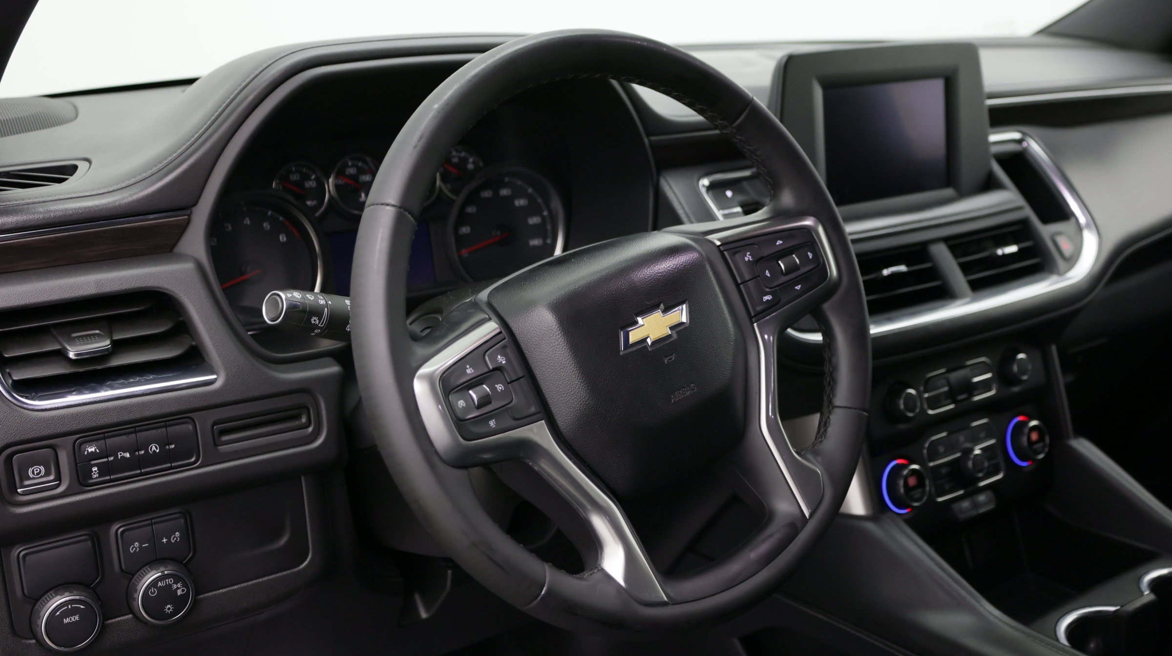 Used 2023 Chevrolet Suburban LS w/ Driver Alert Package RWD image 8
