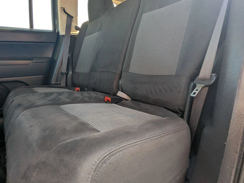 Used 2016 Jeep Patriot Latitude FWD image 11