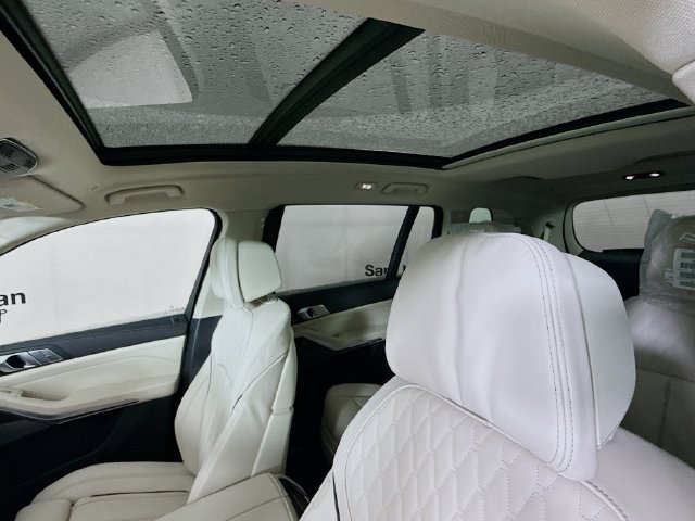 Used 2026 BMW X7 xDrive40i AWD/4WD image 22