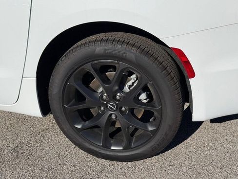 New 2026 Chrysler Pacifica Limited w/ S Appearance Package AWD/4WD image 4