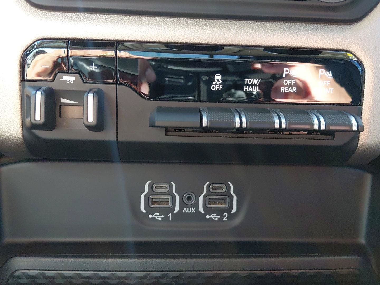 Used 2020 RAM 1500 Laramie AWD/4WD image 38