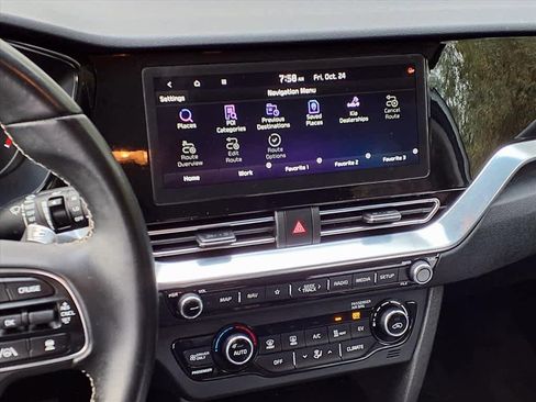 Used 2022 Kia Niro EX image 20