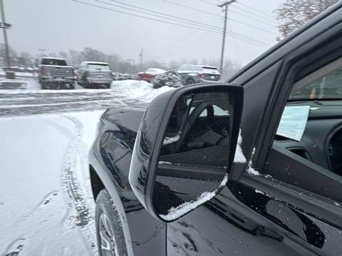 Used 2016 Chevrolet Colorado Z71 image 40