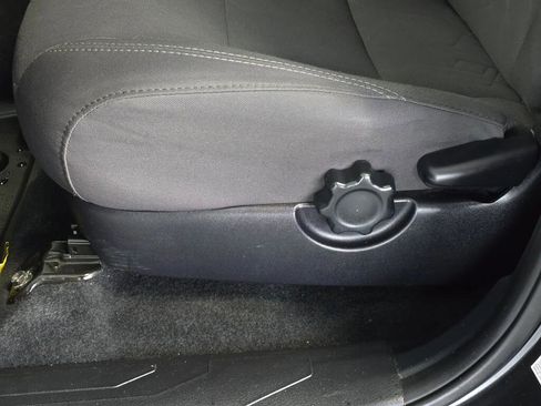 Used 2019 Toyota Tacoma TRD Sport image 24