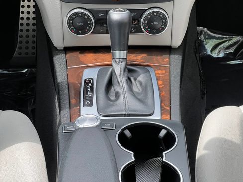 Used 2013 Mercedes-Benz C 250 Sedan w/ Multimedia Pkg image 27