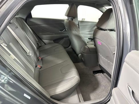 Certified 2025 Hyundai Elantra SEL image 55