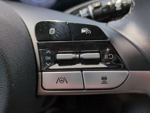 Used 2021 Hyundai Elantra SEL FWD image 22