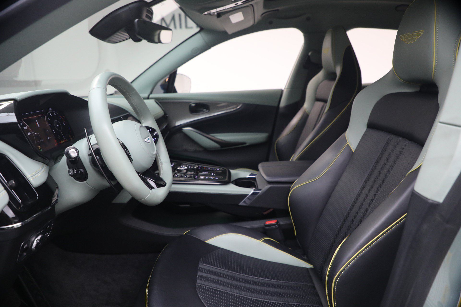 Used 2025 Aston Martin DBX 707 AWD/4WD image 15