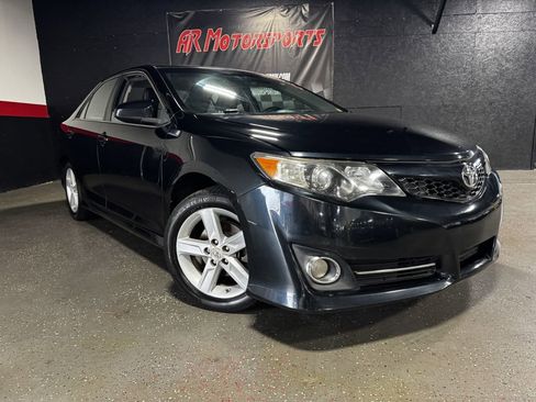 Used 2012 Toyota Camry SE FWD image 7