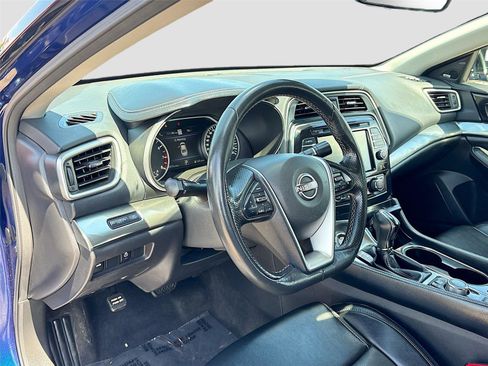 Used 2023 Nissan Maxima SL FWD image 9