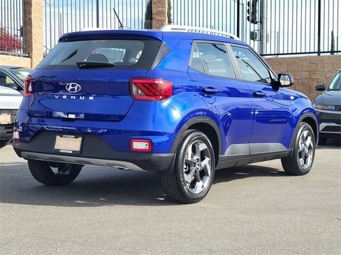 New 2026 Hyundai Venue SEL image 2