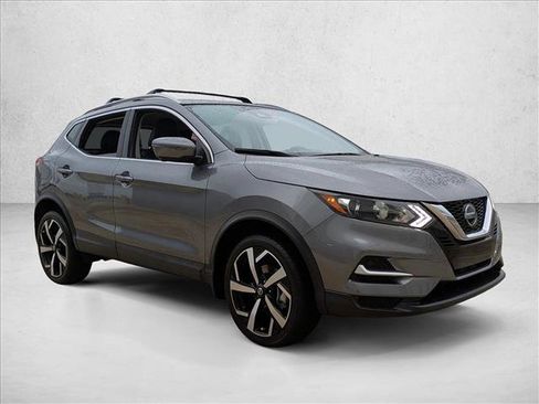 Used 2021 Nissan Rogue Sport SL image 3
